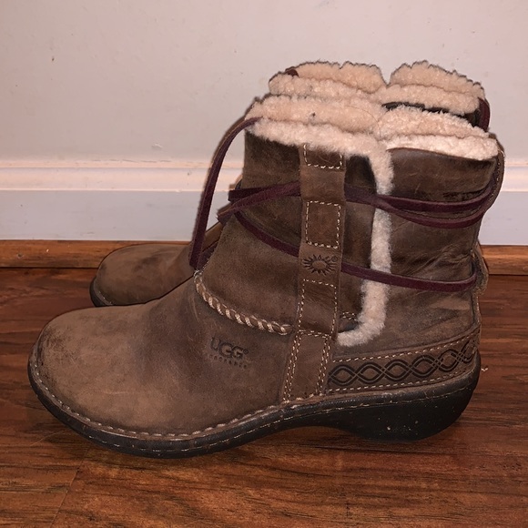UGG Short Brown Boots - Picture 5 of 9